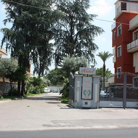 נולה Hotel Il Giardino Degli Aranci מראה חיצוני תמונה