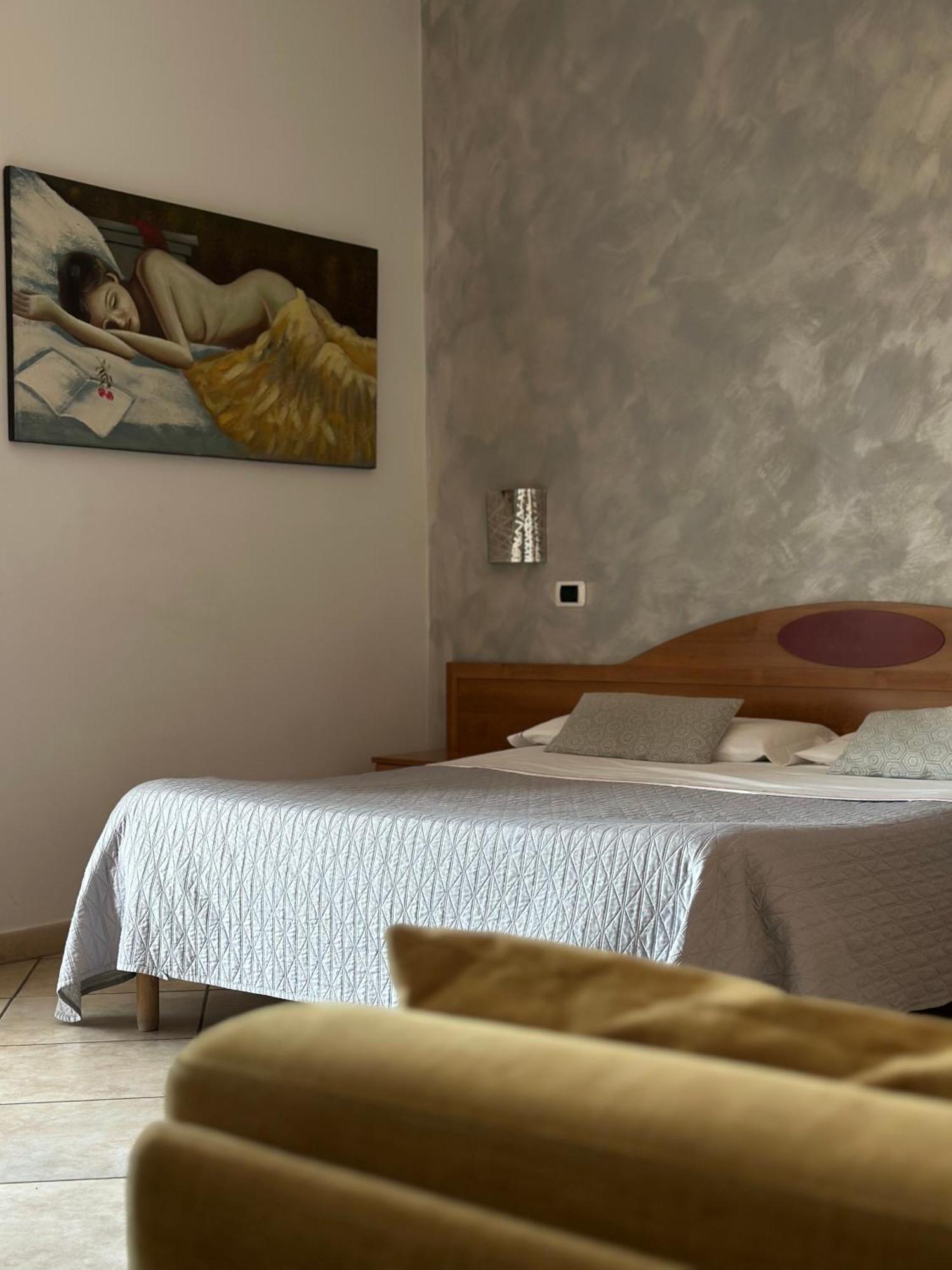 נולה Hotel Il Giardino Degli Aranci מראה חיצוני תמונה