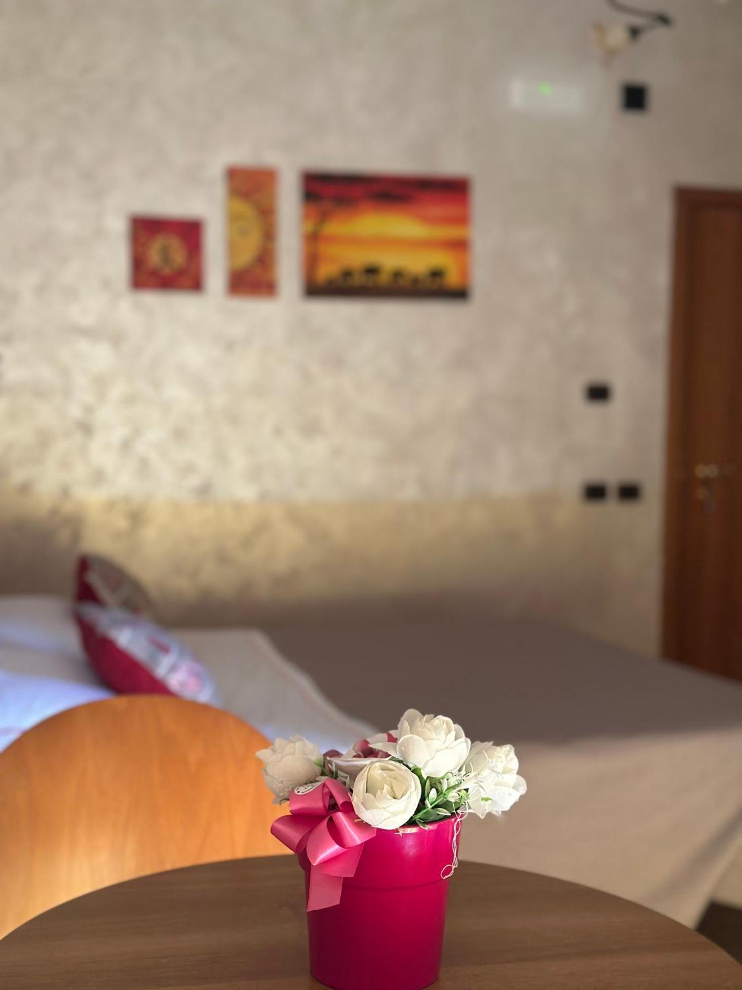 נולה Hotel Il Giardino Degli Aranci מראה חיצוני תמונה