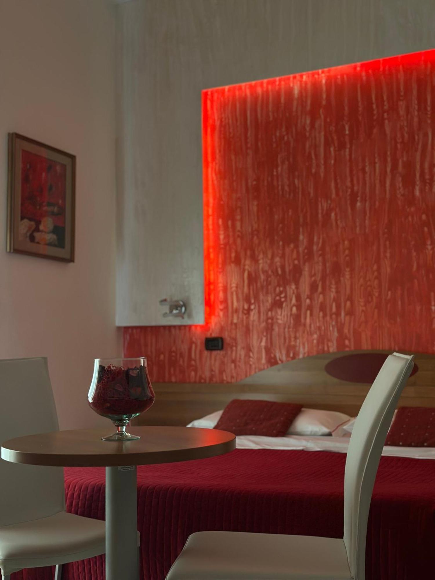 נולה Hotel Il Giardino Degli Aranci מראה חיצוני תמונה