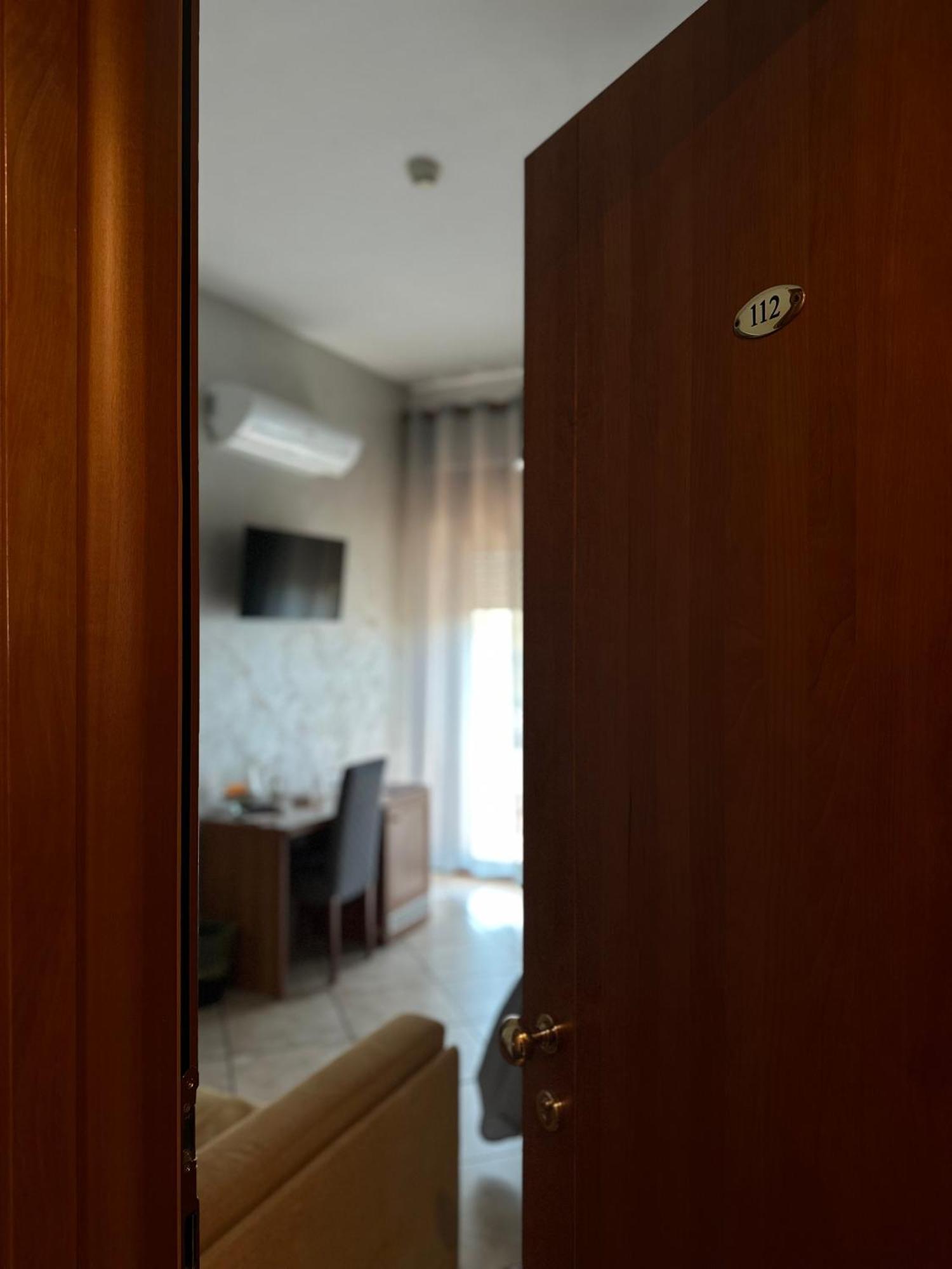 נולה Hotel Il Giardino Degli Aranci מראה חיצוני תמונה