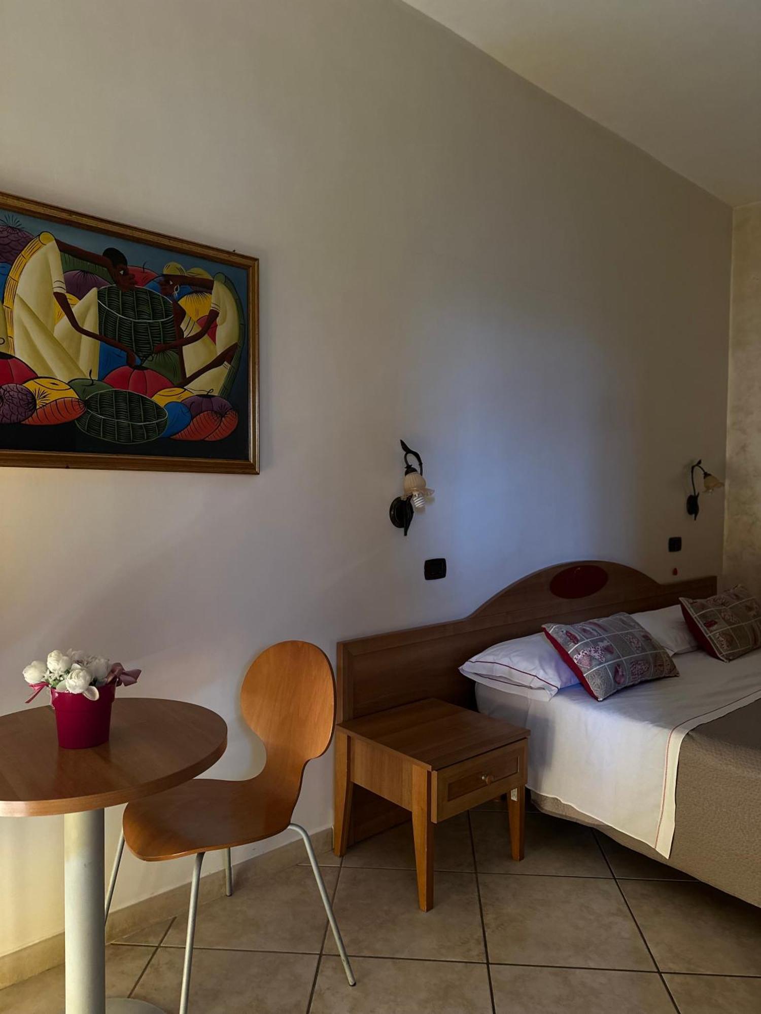 נולה Hotel Il Giardino Degli Aranci מראה חיצוני תמונה