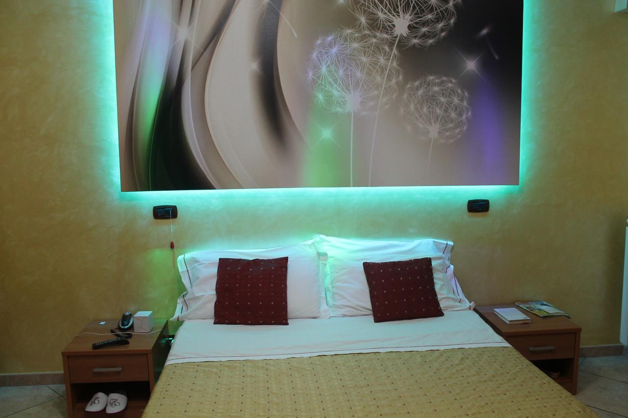 נולה Hotel Il Giardino Degli Aranci מראה חיצוני תמונה