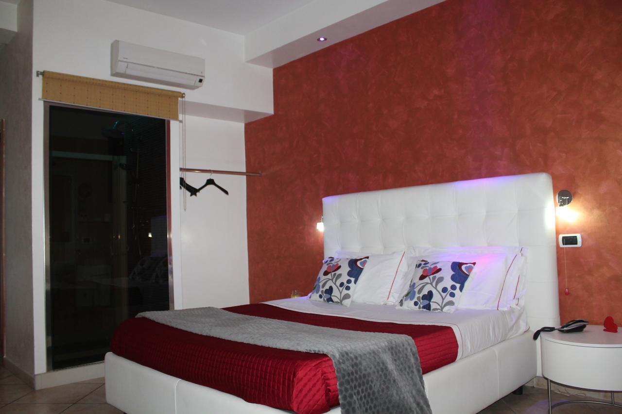 נולה Hotel Il Giardino Degli Aranci מראה חיצוני תמונה
