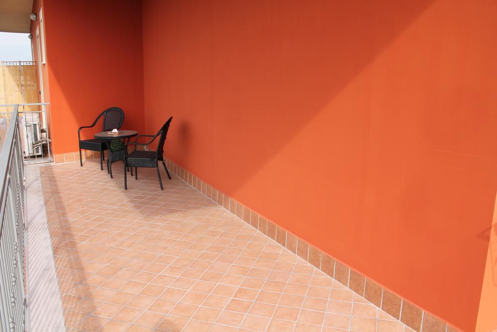 נולה Hotel Il Giardino Degli Aranci מראה חיצוני תמונה