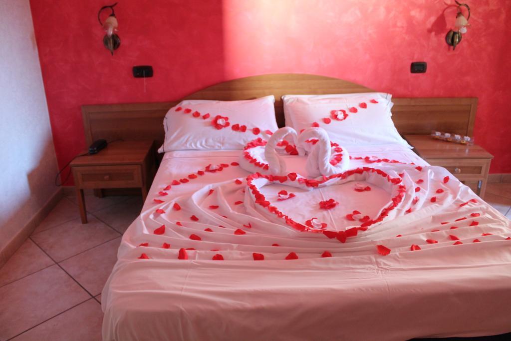 נולה Hotel Il Giardino Degli Aranci מראה חיצוני תמונה